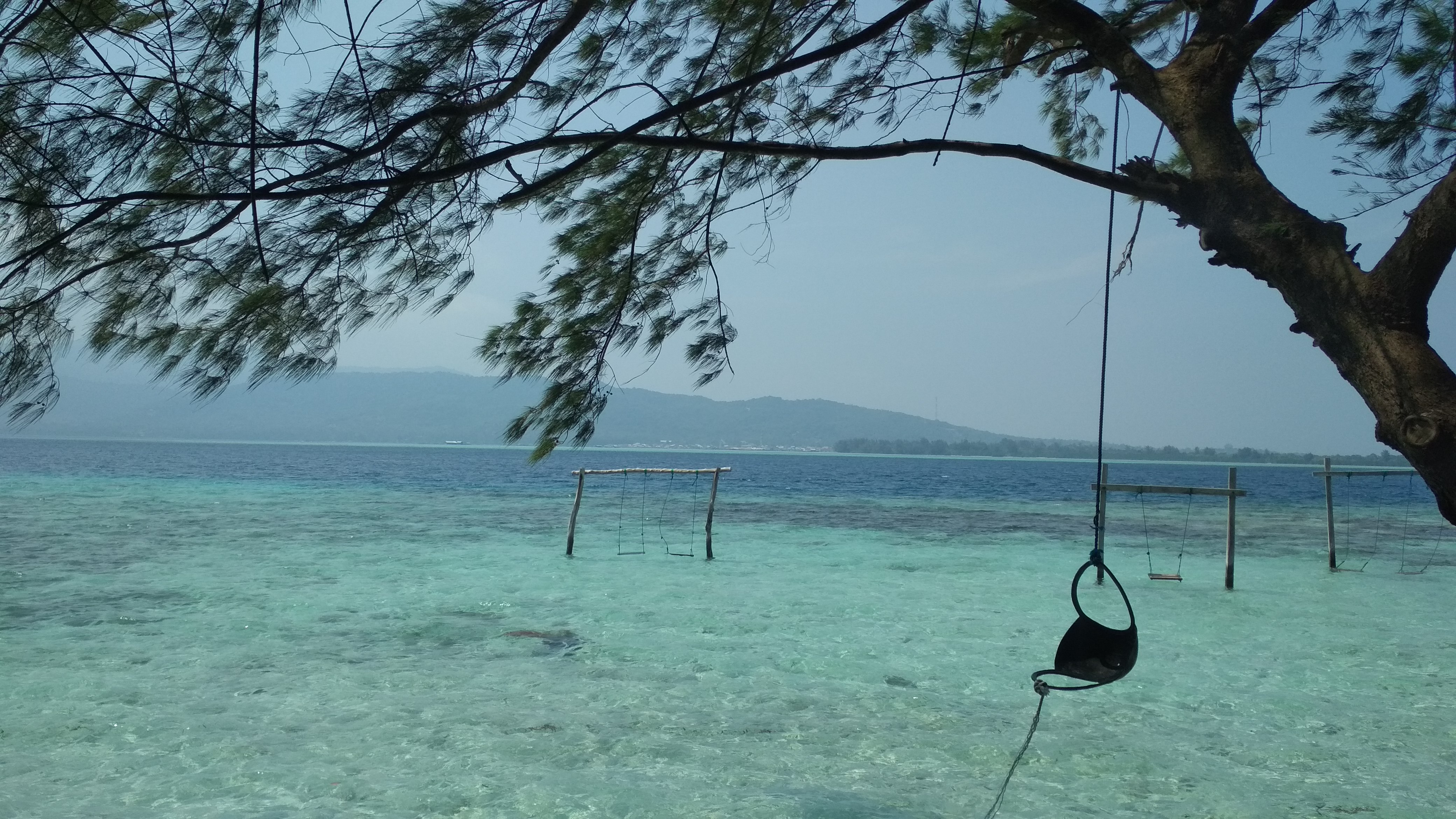 Pesisir Pulau Menjangan Kecil di Karimunjawa